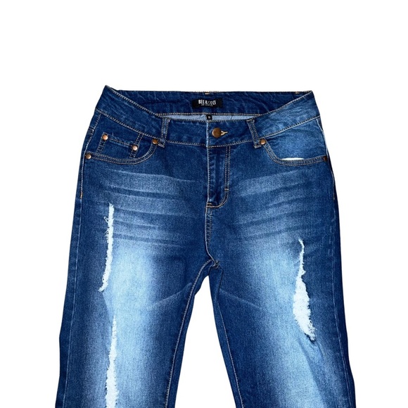 Blue Jeans Distressed - Picture 2 of 7